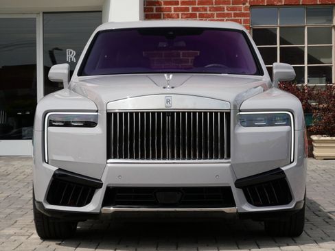 Used 2026 Rolls-Royce Cullinan AWD/4WD image 5