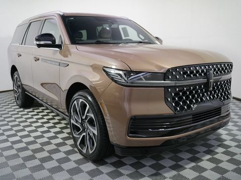 New 2026 Lincoln Navigator Black Label AWD/4WD image 9
