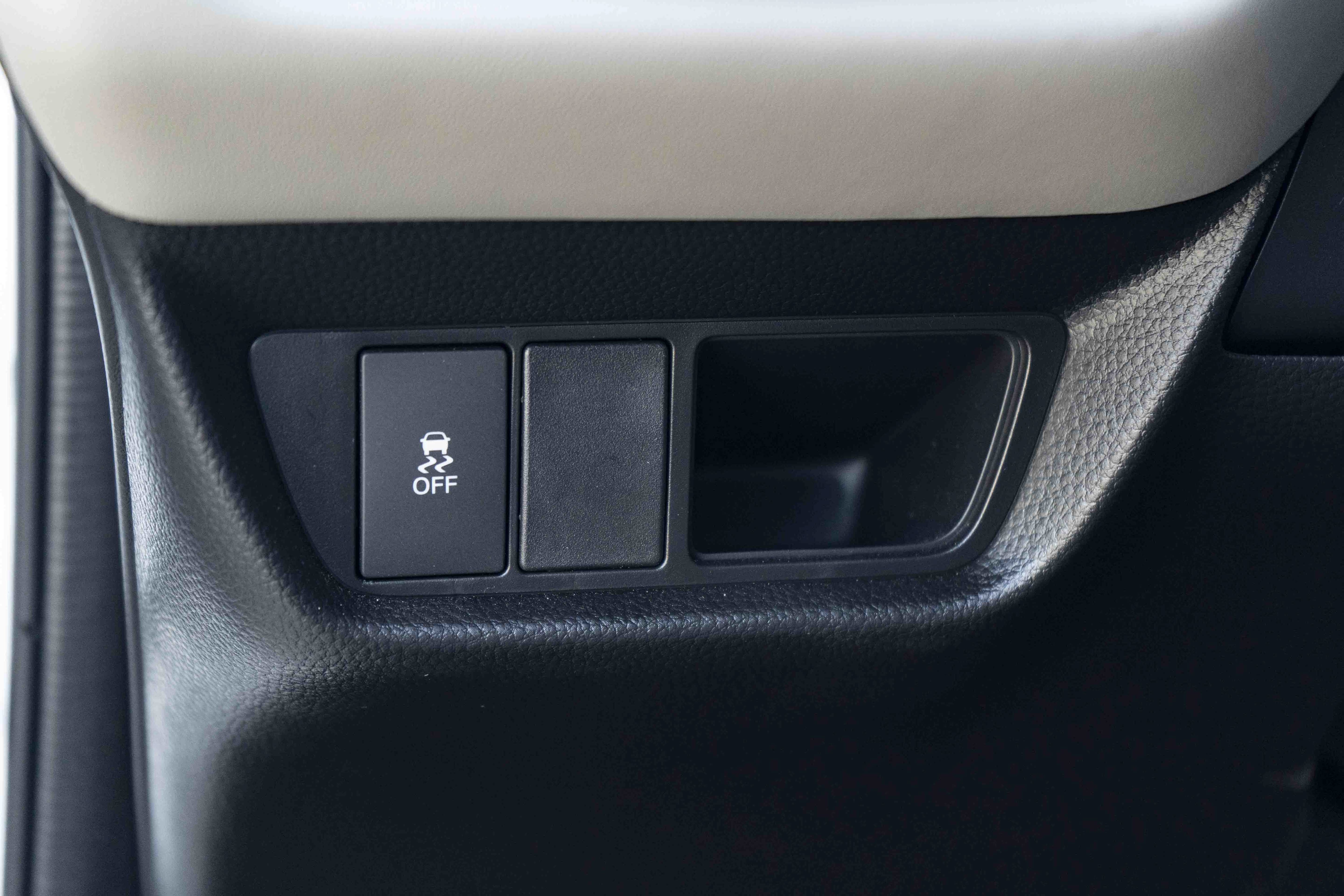 Used 2027 Honda HR-V LX image 40