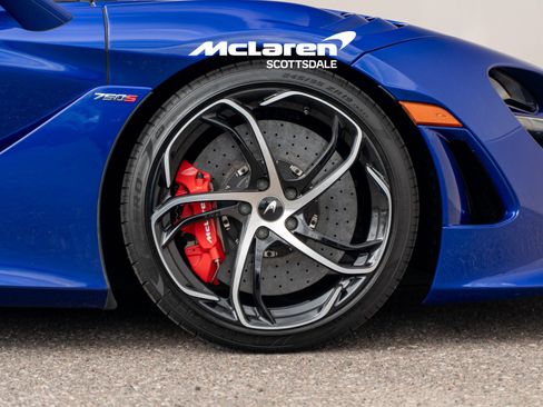 Used 2024 McLaren 750S Spider image 23