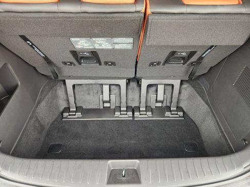 New 2026 Kia Carnival EX FWD image 24