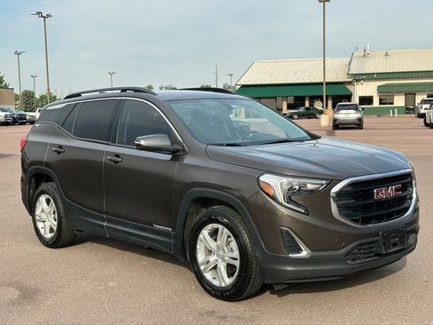 Used 2019 GMC Terrain SLE w/ Driver Convenience Package FWD image 7