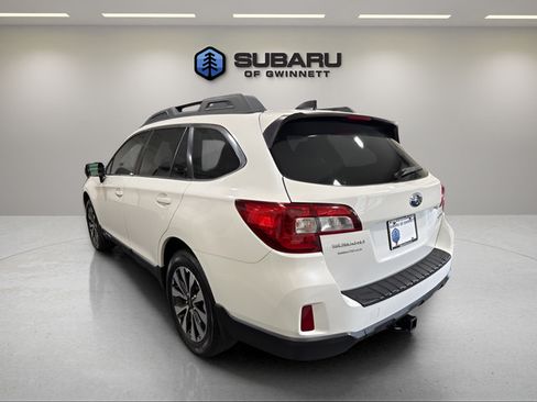 Used 2016 Subaru Outback 2.5i Limited AWD/4WD image 3
