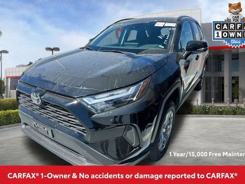 Used 2025 Toyota RAV4 XLE AWD/4WD image 2