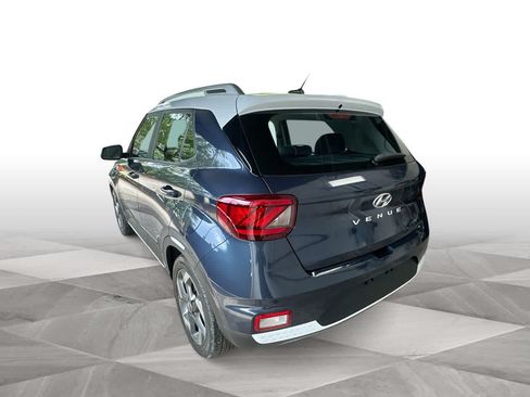 Used 2023 Hyundai Venue Limited w/ Cargo Package FWD image 6