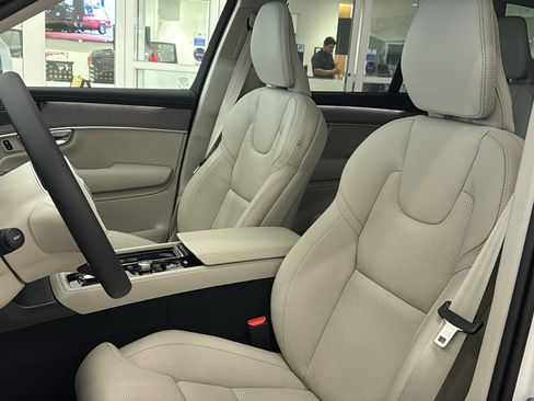 New 2026 Volvo XC90 T8 Ultra w/ Protection Package Premier AWD/4WD image 23