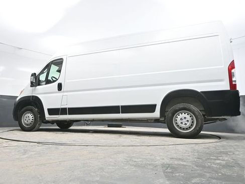 Used 2024 RAM ProMaster 2500 w/ Convenience Group image 33