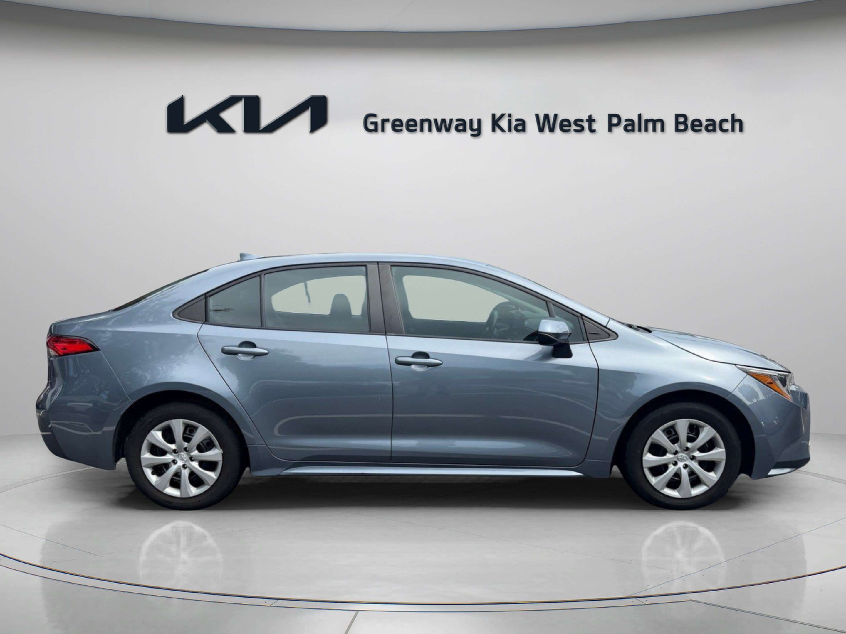 Used 2024 Toyota Corolla LE FWD image 8