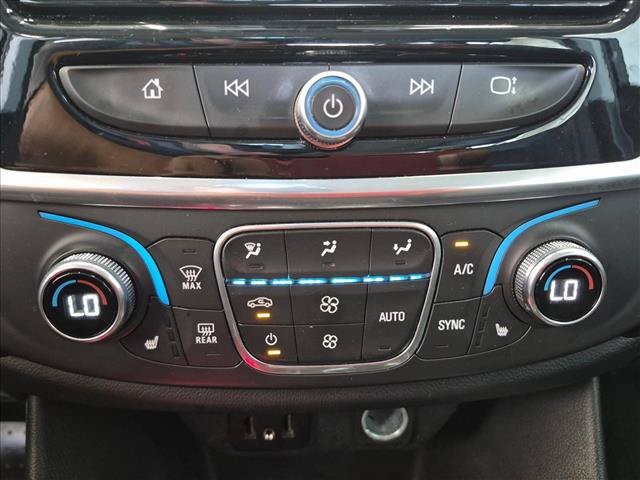Used 2019 Chevrolet Traverse LT FWD image 12