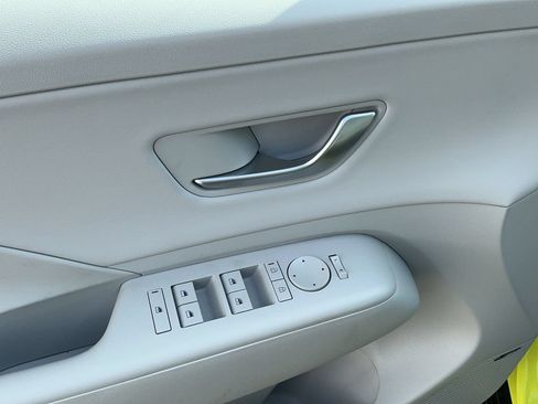 Used 2024 Hyundai Kona Limited FWD image 16