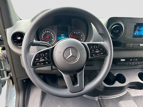 Used 2024 Mercedes-Benz Sprinter 4500 image 29