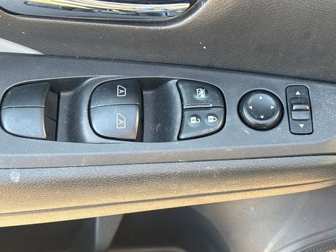 Used 2021 Nissan Kicks SR w/ SR Premium Package image 6