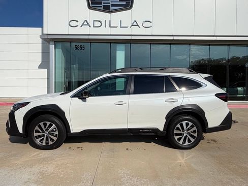 Used 2023 Subaru Outback Premium AWD/4WD image 5