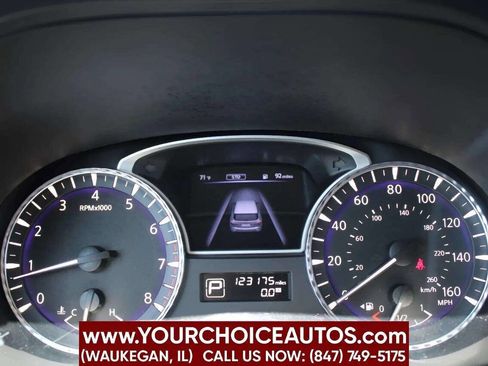 Used 2017 INFINITI QX60 AWD w/ Premium Package image 9