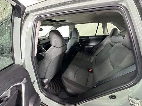 Used 2022 Toyota RAV4 XLE w/ Convenience Package image 15