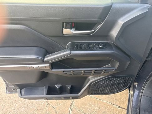 Used 2024 Toyota Tacoma TRD Sport w/ TRD Sport Upgrade Package image 19