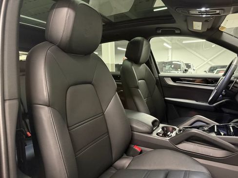 Certified 2026 Porsche Cayenne E-Hybrid AWD/4WD image 27