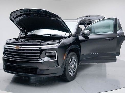 New 2026 Chevrolet Traverse LT w/ Enhanced Driving Package image 18