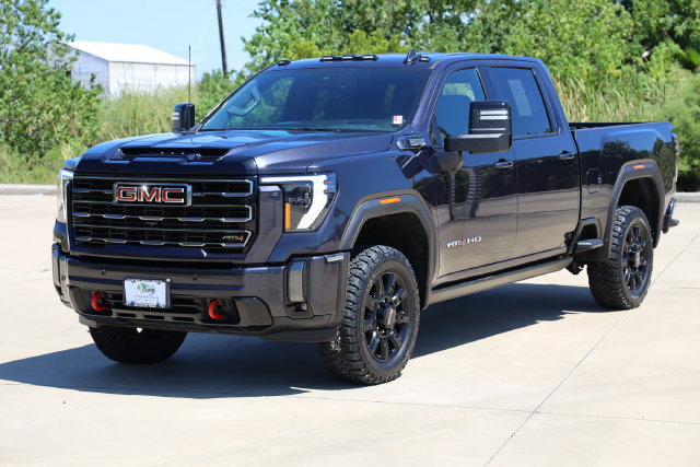 Used 2024 GMC Sierra 2500 AT4 w/ Technology Package AWD/4WD image 3