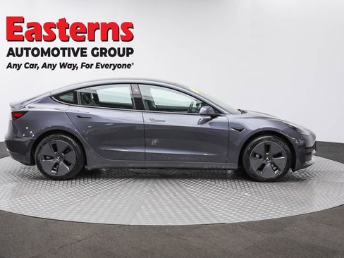 Used 2023 Tesla Model 3 Standard Range image 4