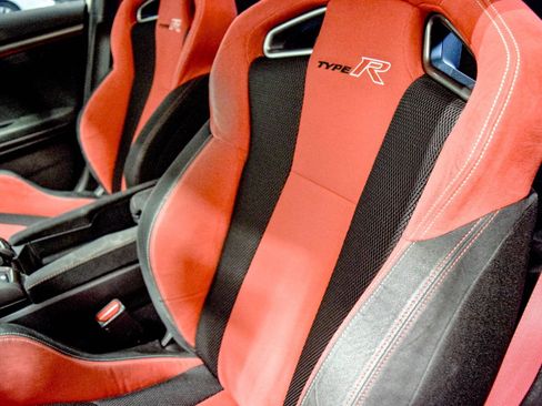 Used 2018 Honda Civic Type R image 4