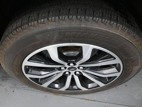 Used 2023 Ford Explorer ST-Line AWD/4WD image 9