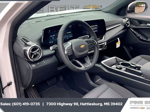 New 2026 Chevrolet Equinox LT w/ Safety and Technology Package FWD image 12