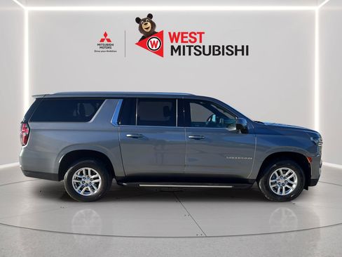 Used 2022 Chevrolet Suburban LT RWD image 6