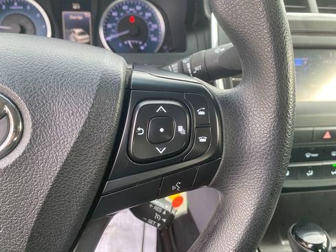Used 2017 Toyota Camry LE image 17