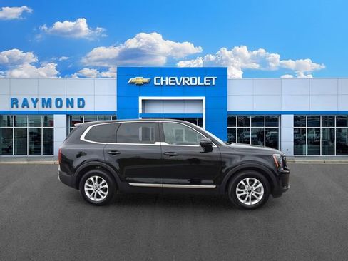 Used 2022 Kia Telluride LX AWD/4WD image 2