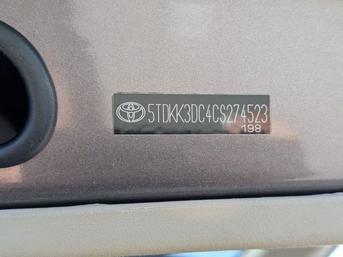 Used 2012 Toyota Sienna LE FWD image 22