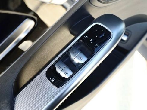 Certified 2026 Mercedes-Benz GLC 300 image 29