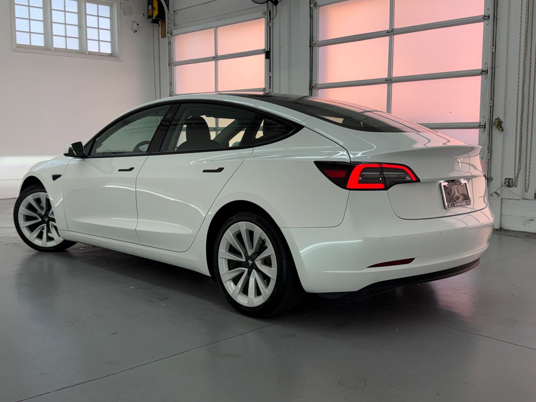 Used 2022 Tesla Model 3 Long Range AWD/4WD image 3