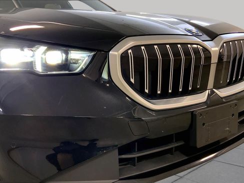 Used 2025 BMW i5 xDrive40 w/ Premium Package AWD/4WD image 32