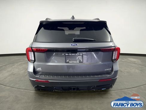 Used 2025 Ford Explorer ST-Line w/ Premium Package image 2