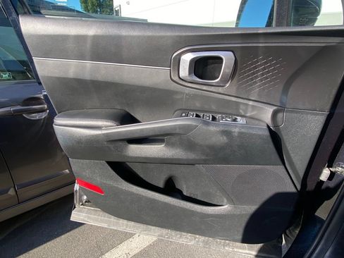 Used 2022 Kia Sorento S FWD image 10