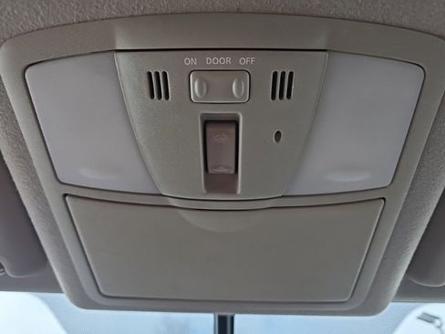 Used 2011 Nissan Rogue SV w/ SL Pkg image 18