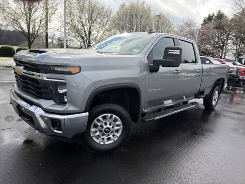 Used 2025 Chevrolet Silverado 2500 LT w/ Safety Package image 5