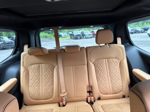 Used 2025 Jeep Grand Wagoneer Series III w/ Rear Seat Video Group 1 AWD/4WD image 29