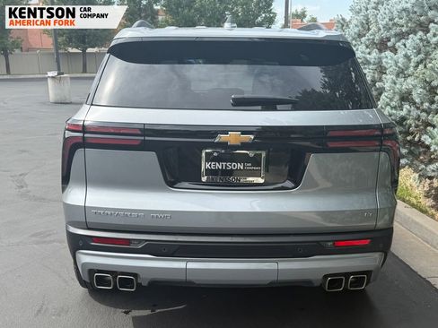 Used 2024 Chevrolet Traverse LT image 7