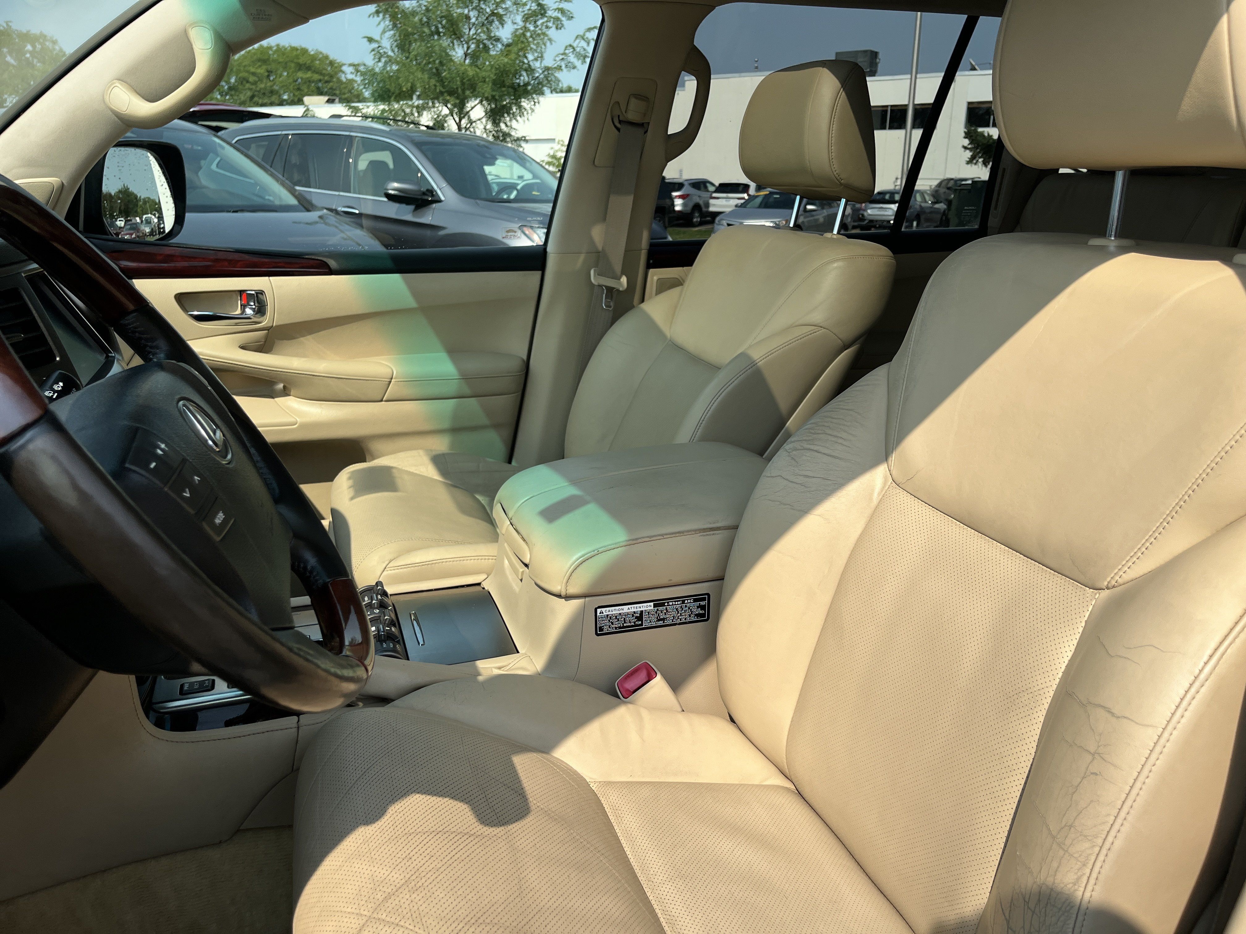 Used 2011 Lexus LX 570 4WD w/ Luxury Pkg image 20