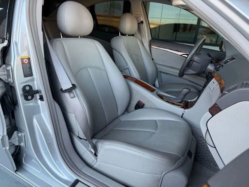 Used 2005 Mercedes-Benz E 320 Sedan image 24