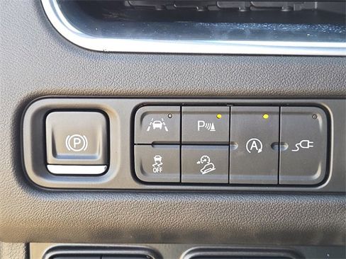 Used 2021 Chevrolet Tahoe Z71 w/ Luxury Package image 23