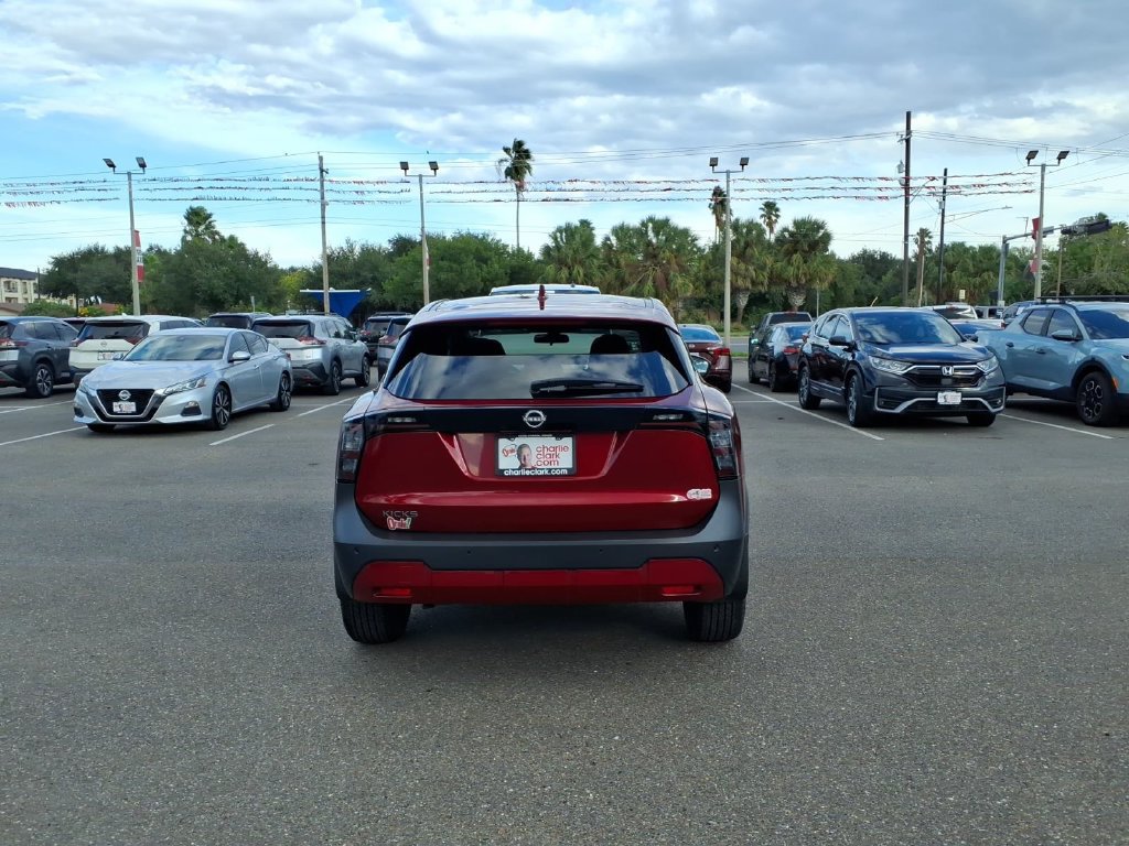 Used 2025 Nissan Kicks SV FWD image 4
