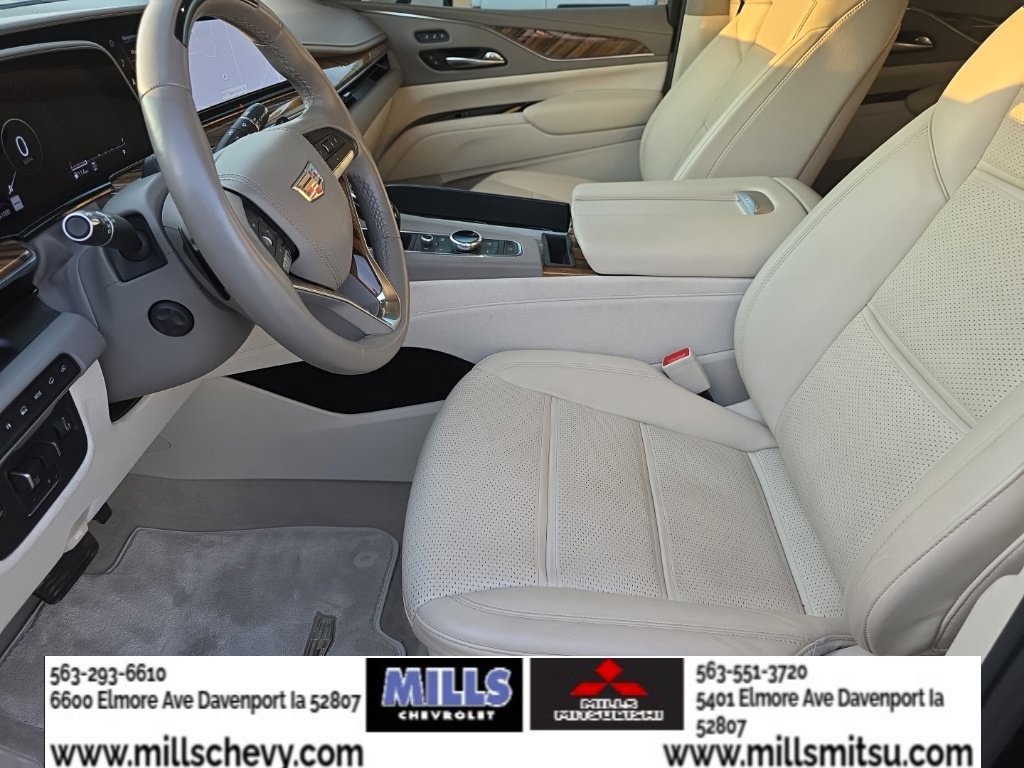 Used 2022 Cadillac Escalade ESV Sport Platinum w/ LPO, ONYX Package AWD/4WD image 13