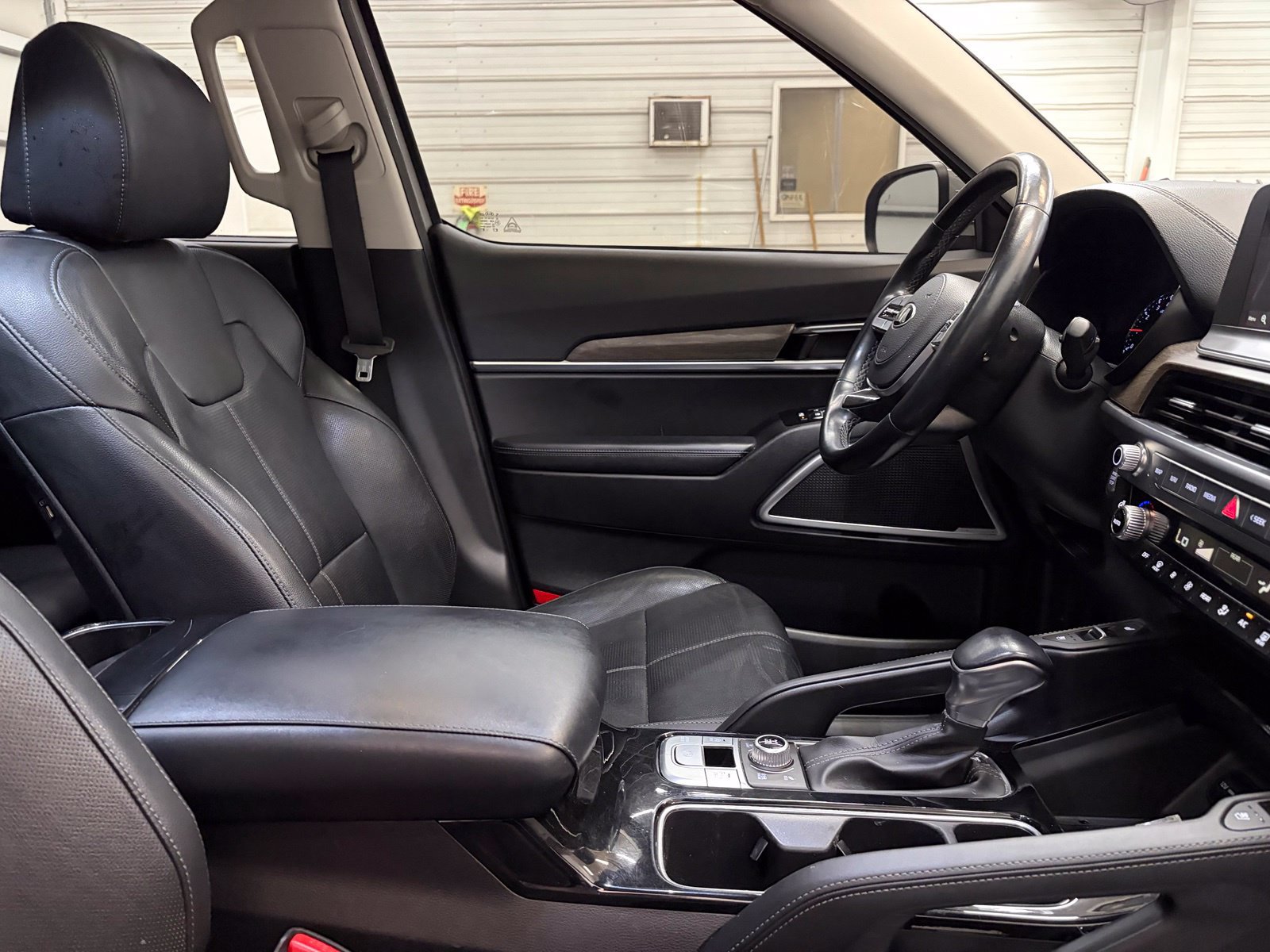 Used 2021 Kia Telluride EX w/ EX Premium Package AWD/4WD image 29