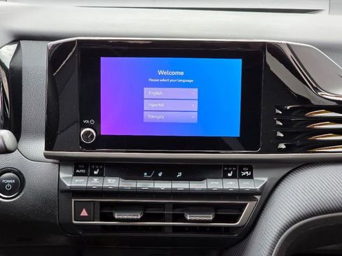 Used 2025 Toyota Camry SE w/ Convenience Package image 27