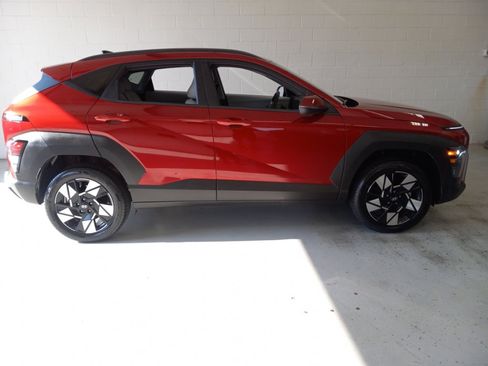 Used 2025 Hyundai Kona SEL AWD/4WD image 2