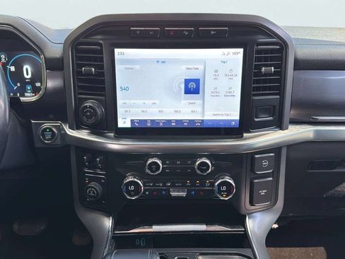 Used 2021 Ford F150 Lariat w/ Equipment Group 502A High AWD/4WD image 11