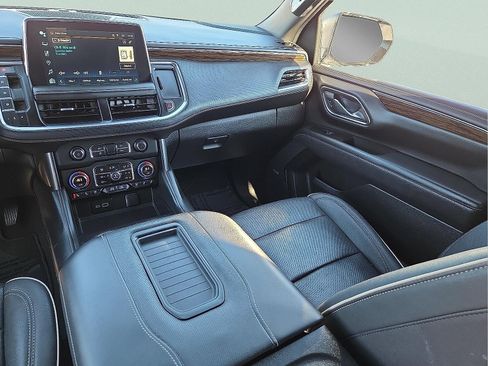 Certified 2023 Chevrolet Suburban Premier image 12